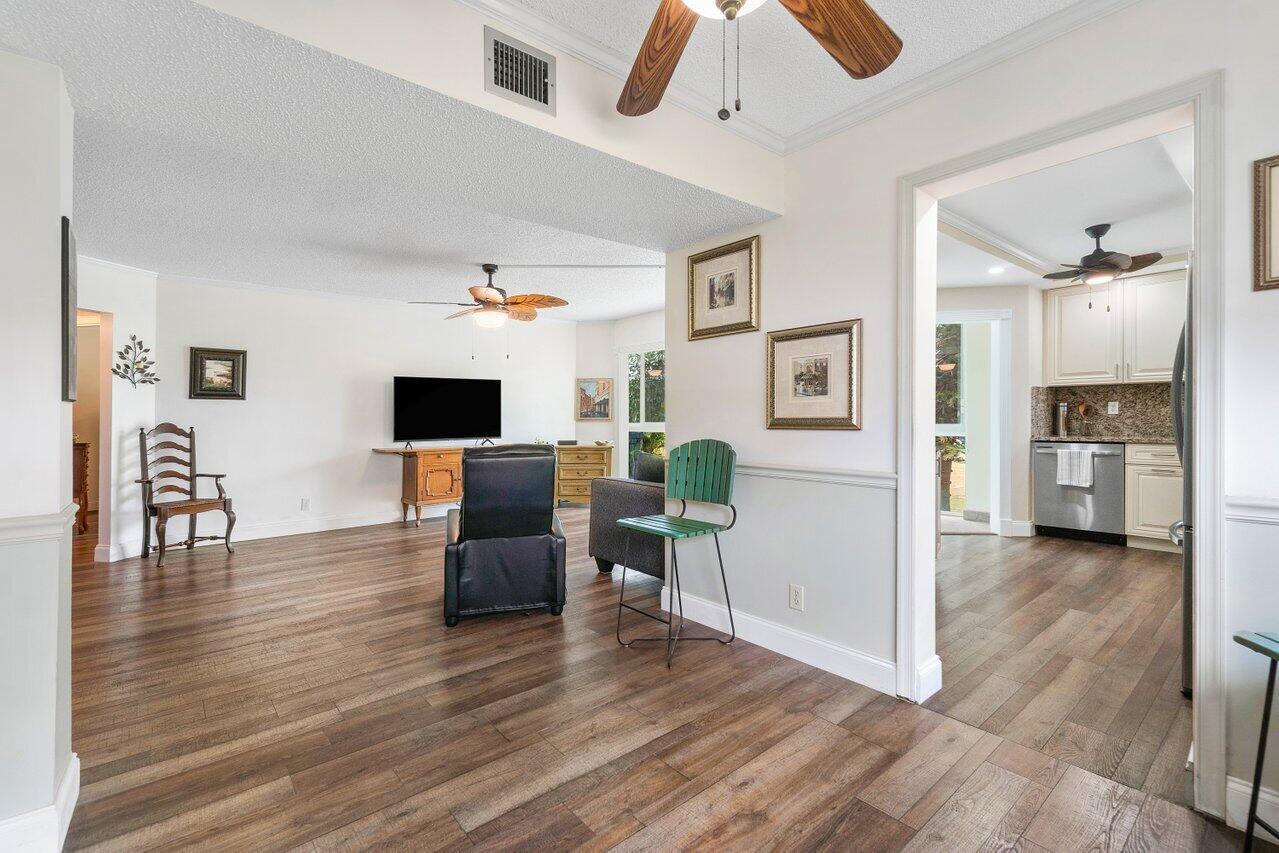 3755 Via Poinciana 216