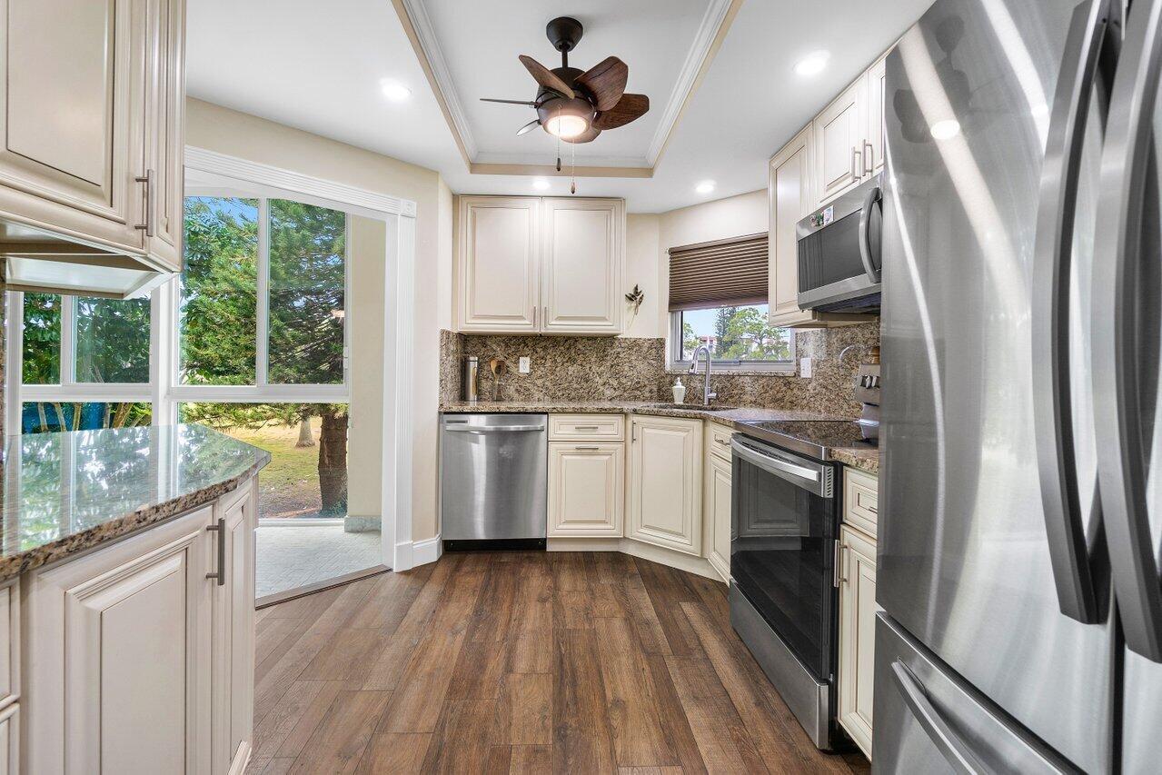 3755 Via Poinciana 216