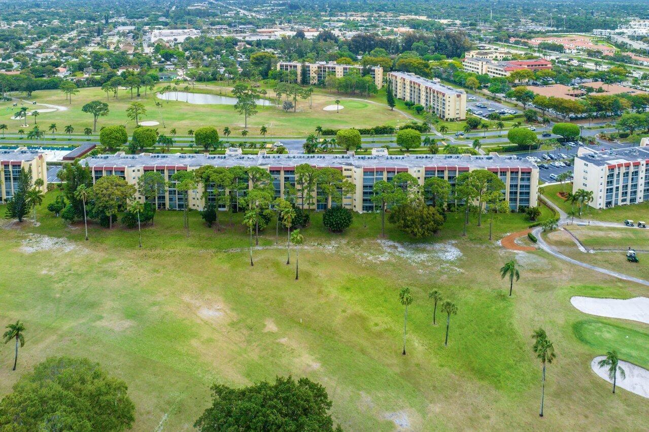 3755 Via Poinciana 216