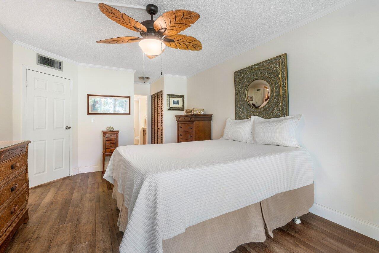 3755 Via Poinciana 216