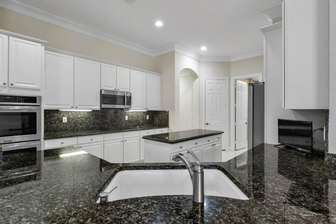 21175 Falls Ridge Way