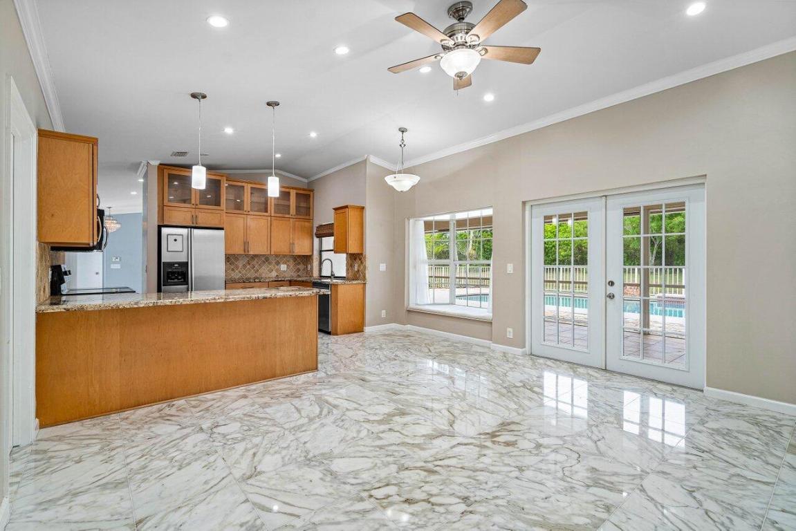 11670 Island Lakes Lane