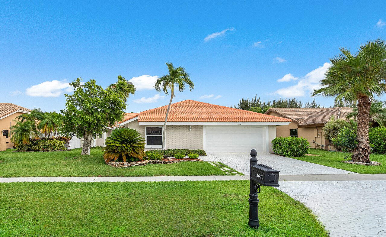 11670 Island Lakes Lane