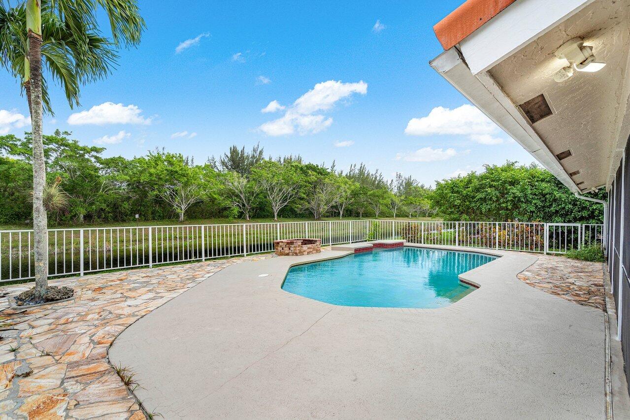 11670 Island Lakes Lane