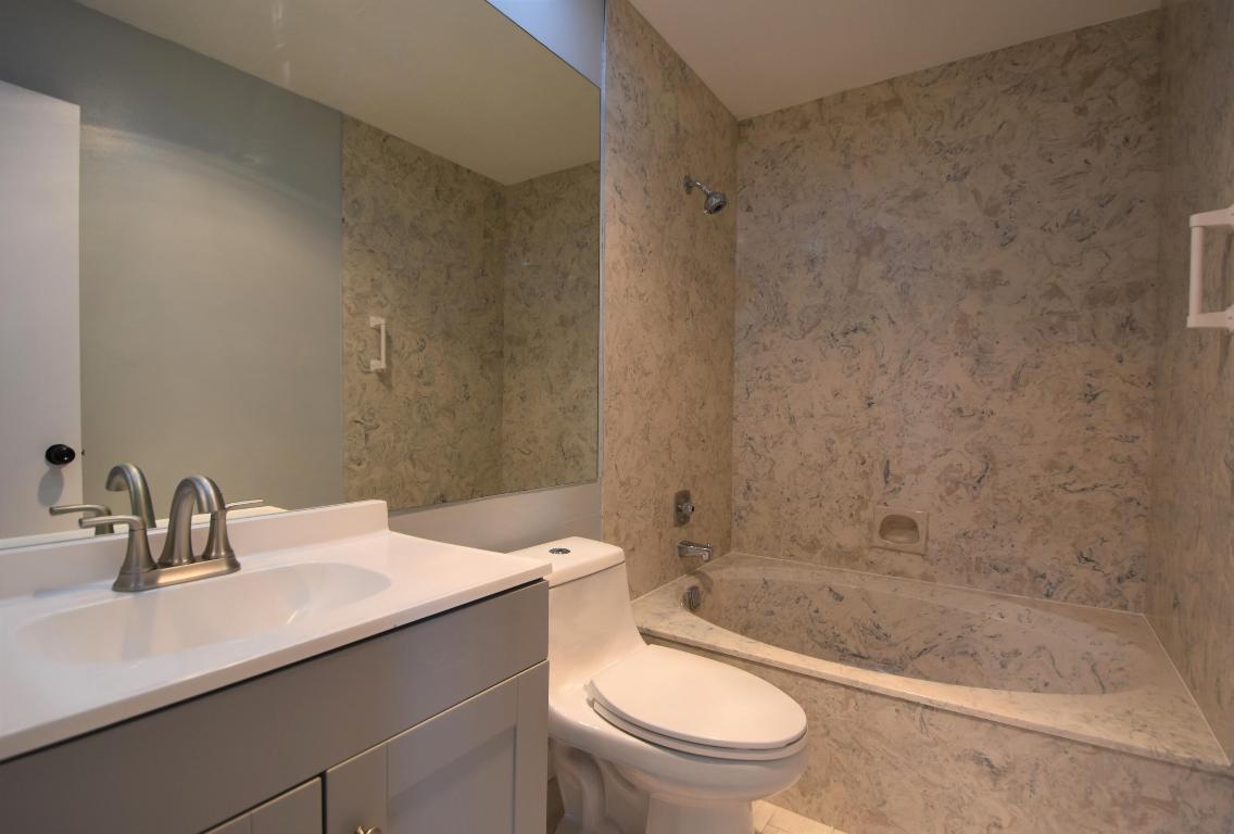 5087 Oak Hill Lane 324