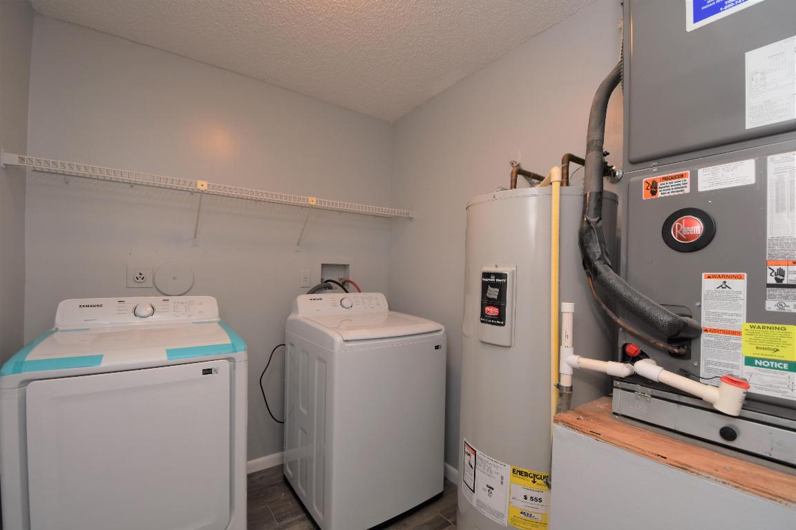 5087 Oak Hill Lane 324