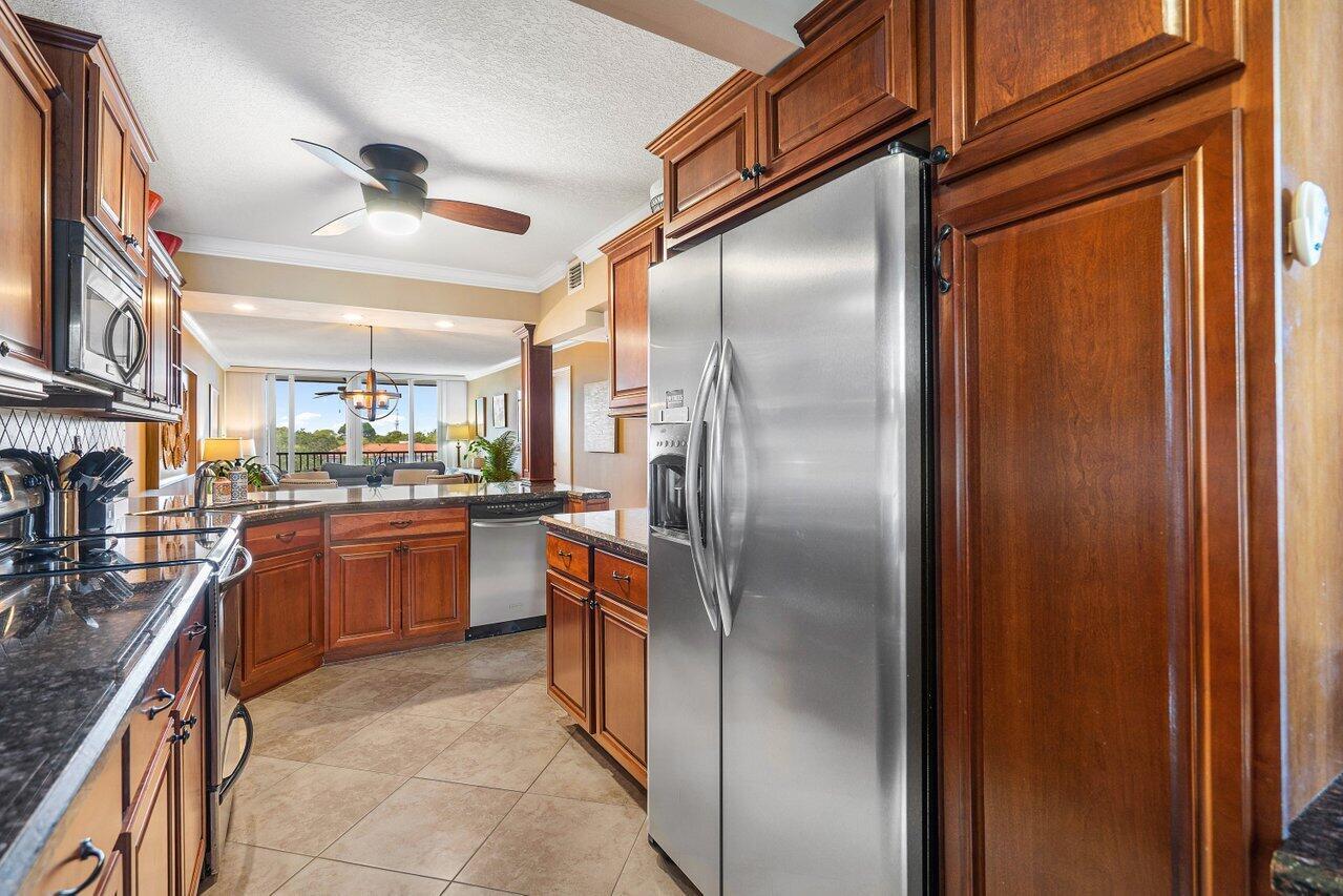 22 Royal Palm Way Unit 402