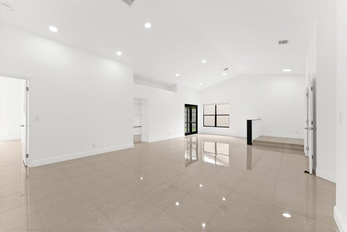 10584 Mendocino Lane