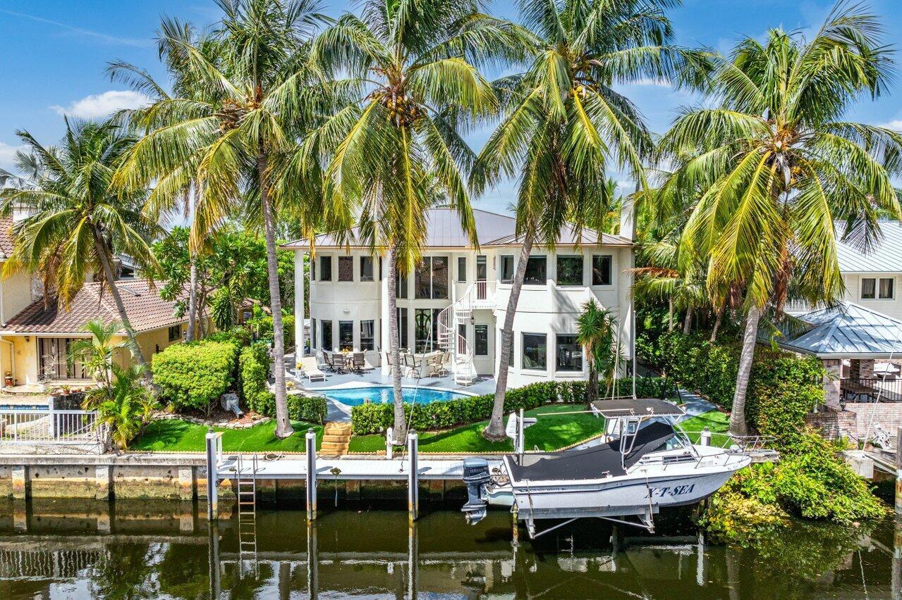 560 SW 15th Street