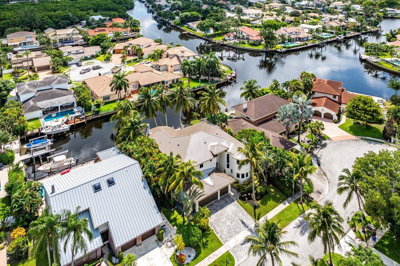 560 SW 15th Street