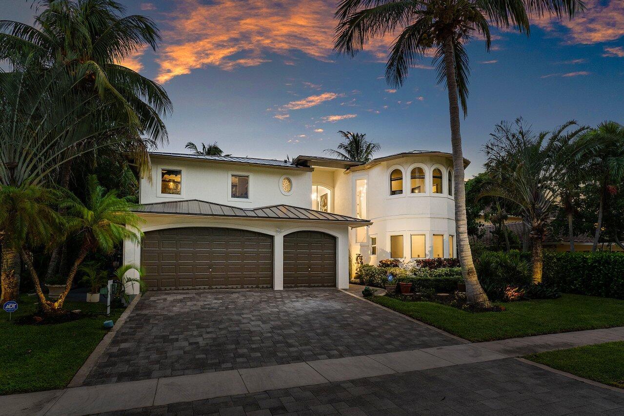 560 SW 15th Street
