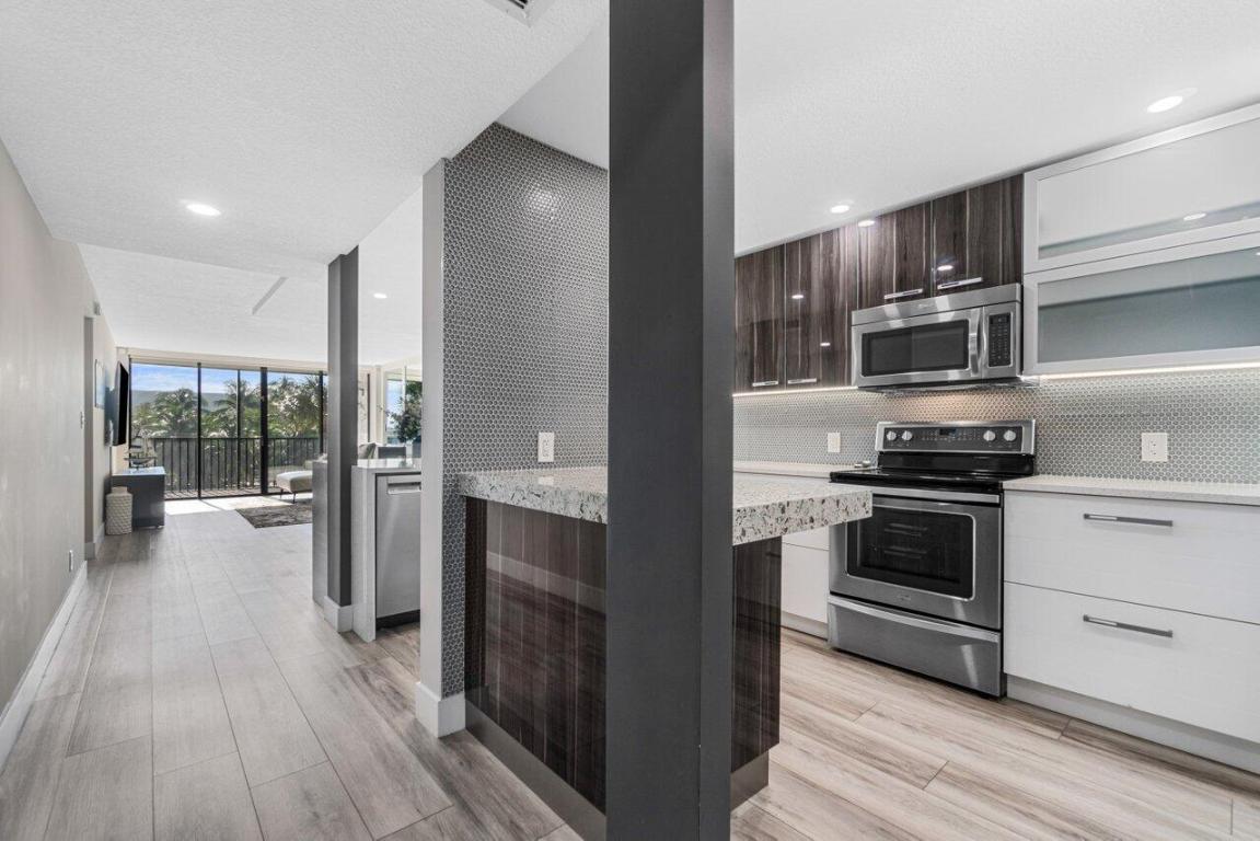 13 Royal Palm Way Unit 301