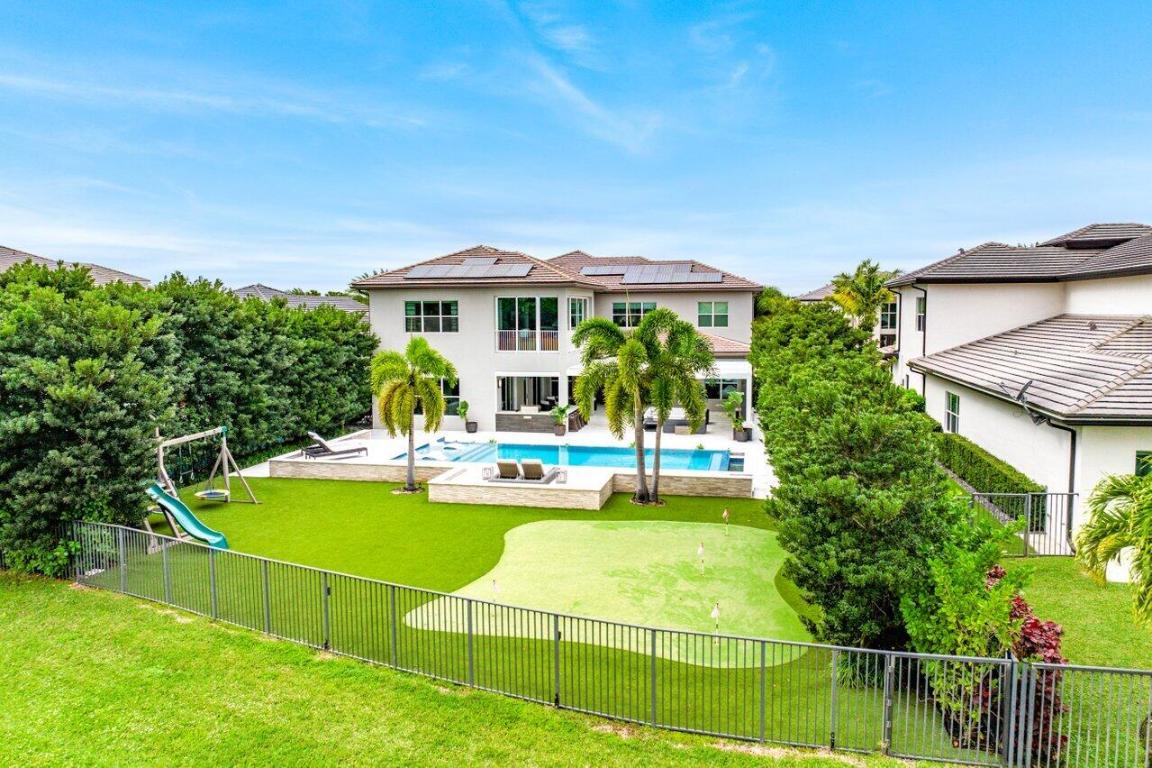 19878 Meadowside Lane