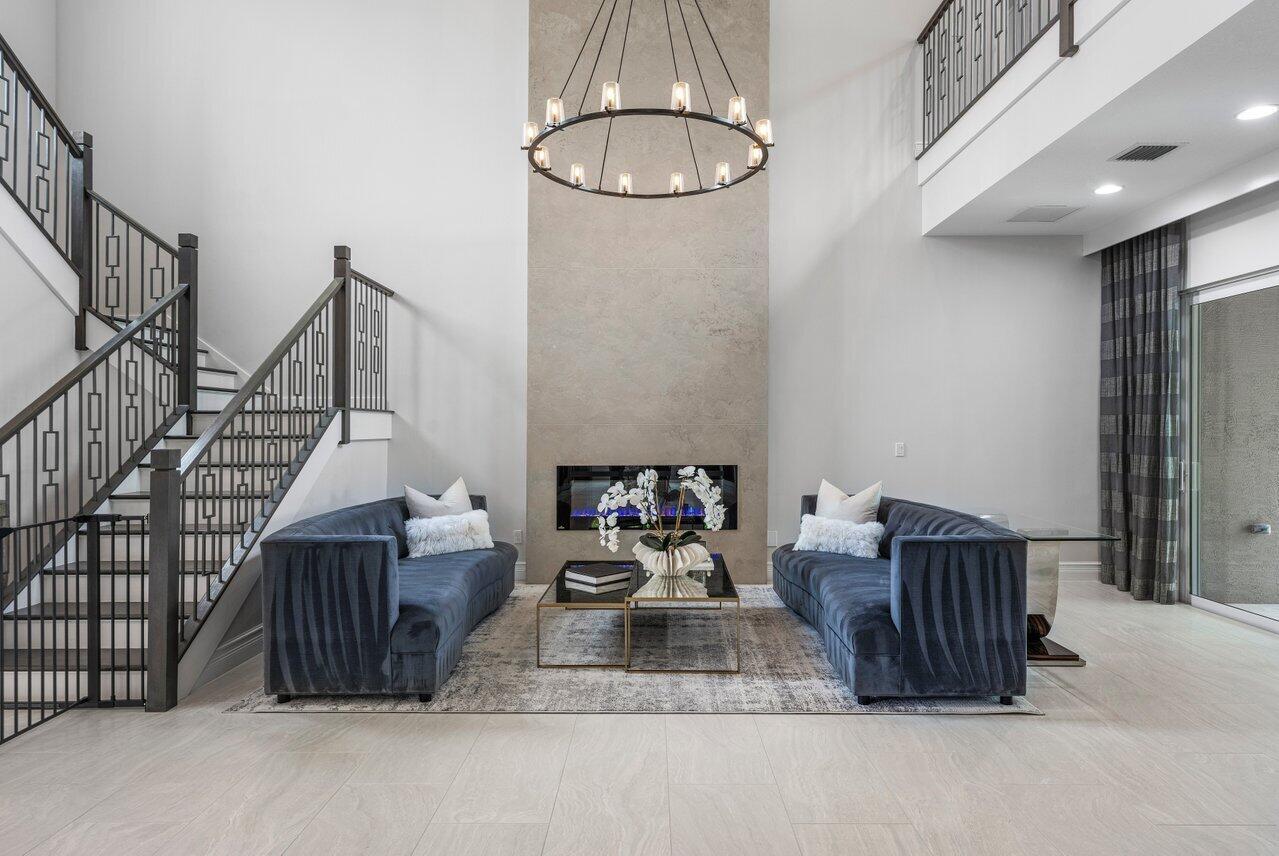 19878 Meadowside Lane