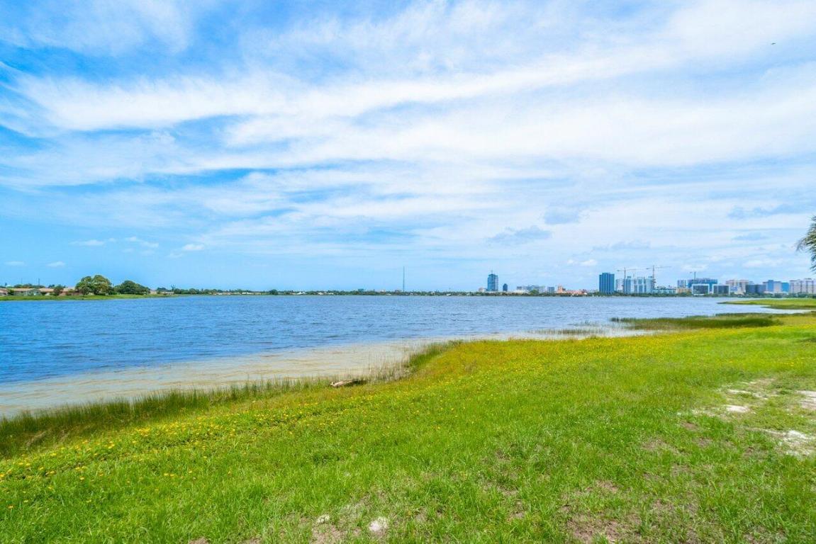 480 Executive Center Drive 1b