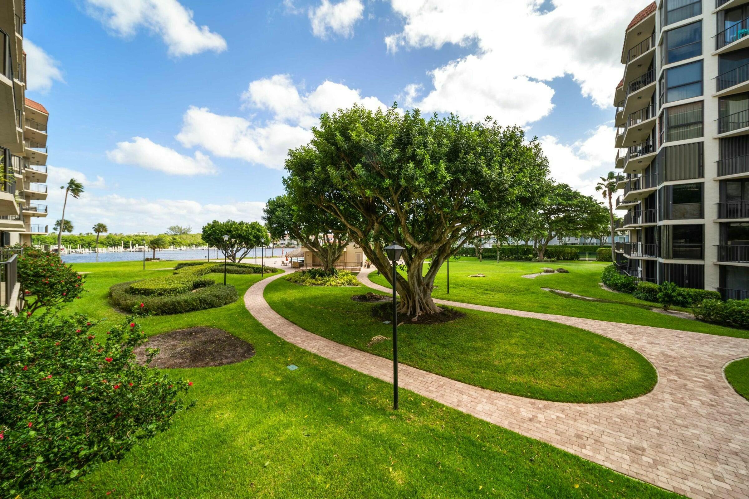 899 Jeffery Street 205