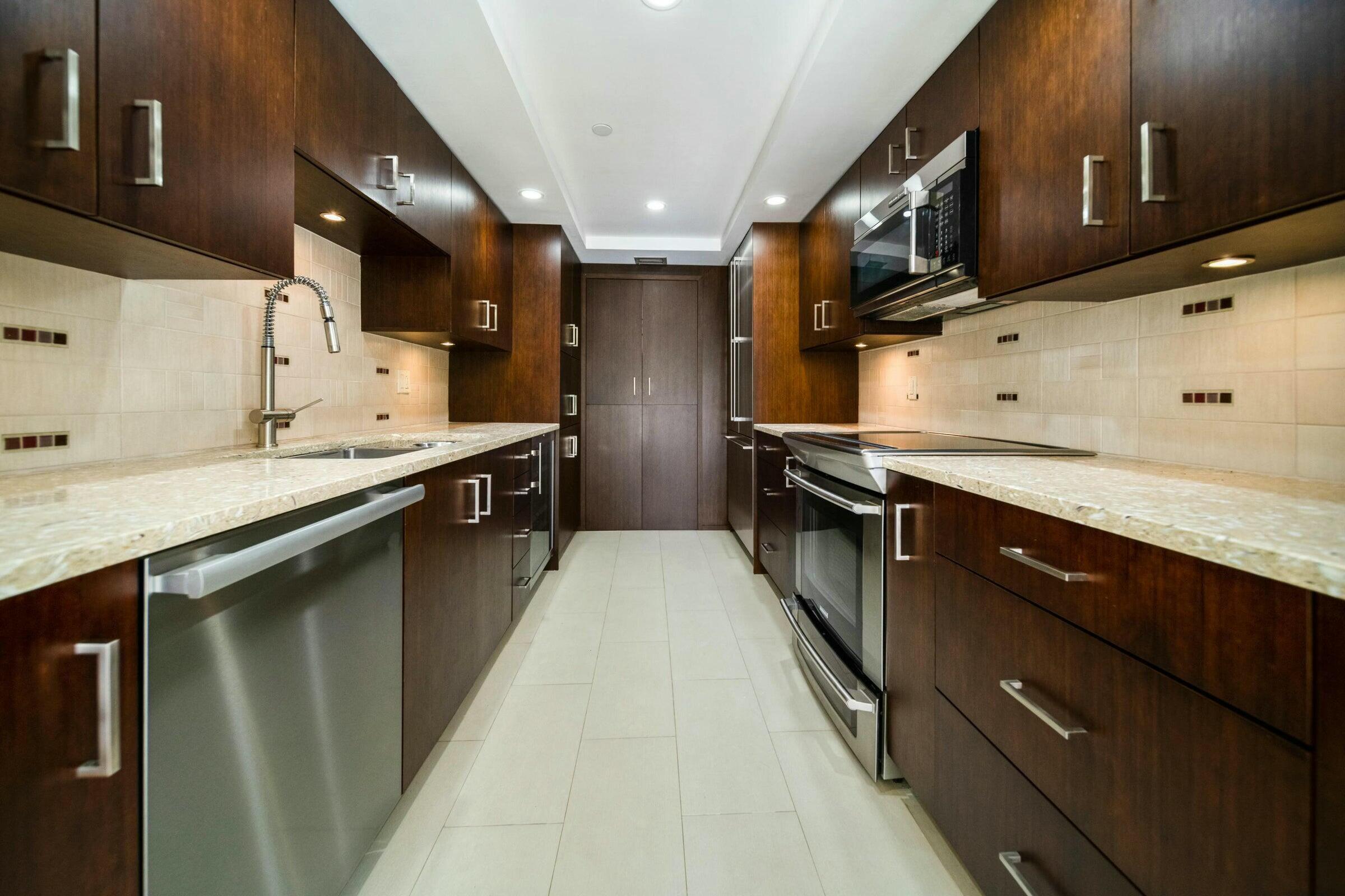 899 Jeffery Street 205