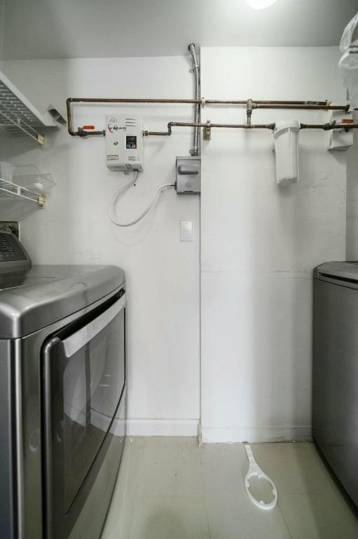 899 Jeffery Street 205