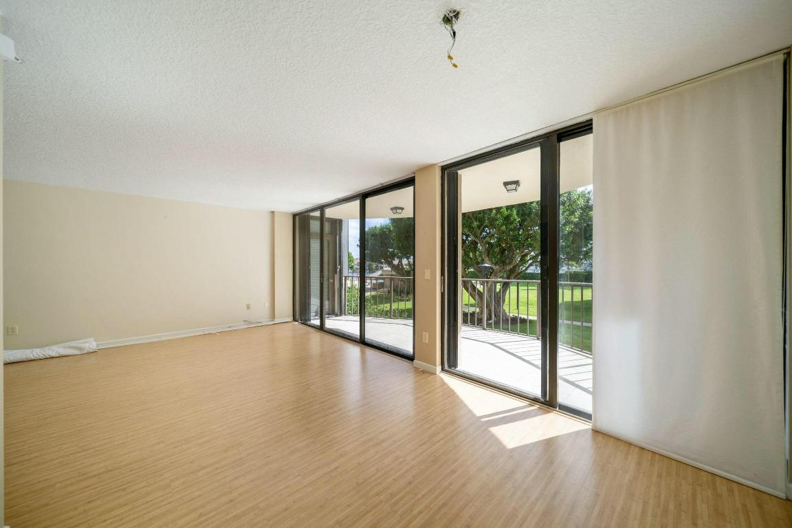 899 Jeffery Street 205