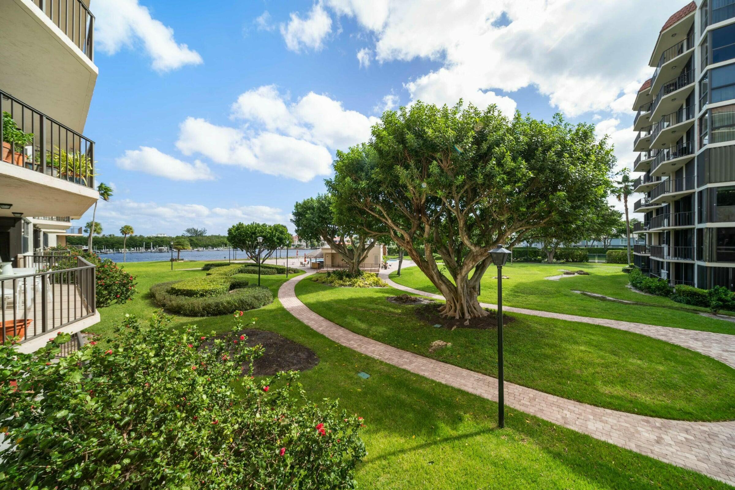 899 Jeffery Street 205