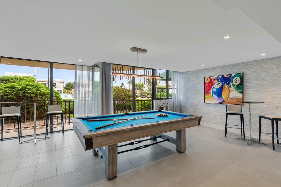 899 Jeffery Street 205