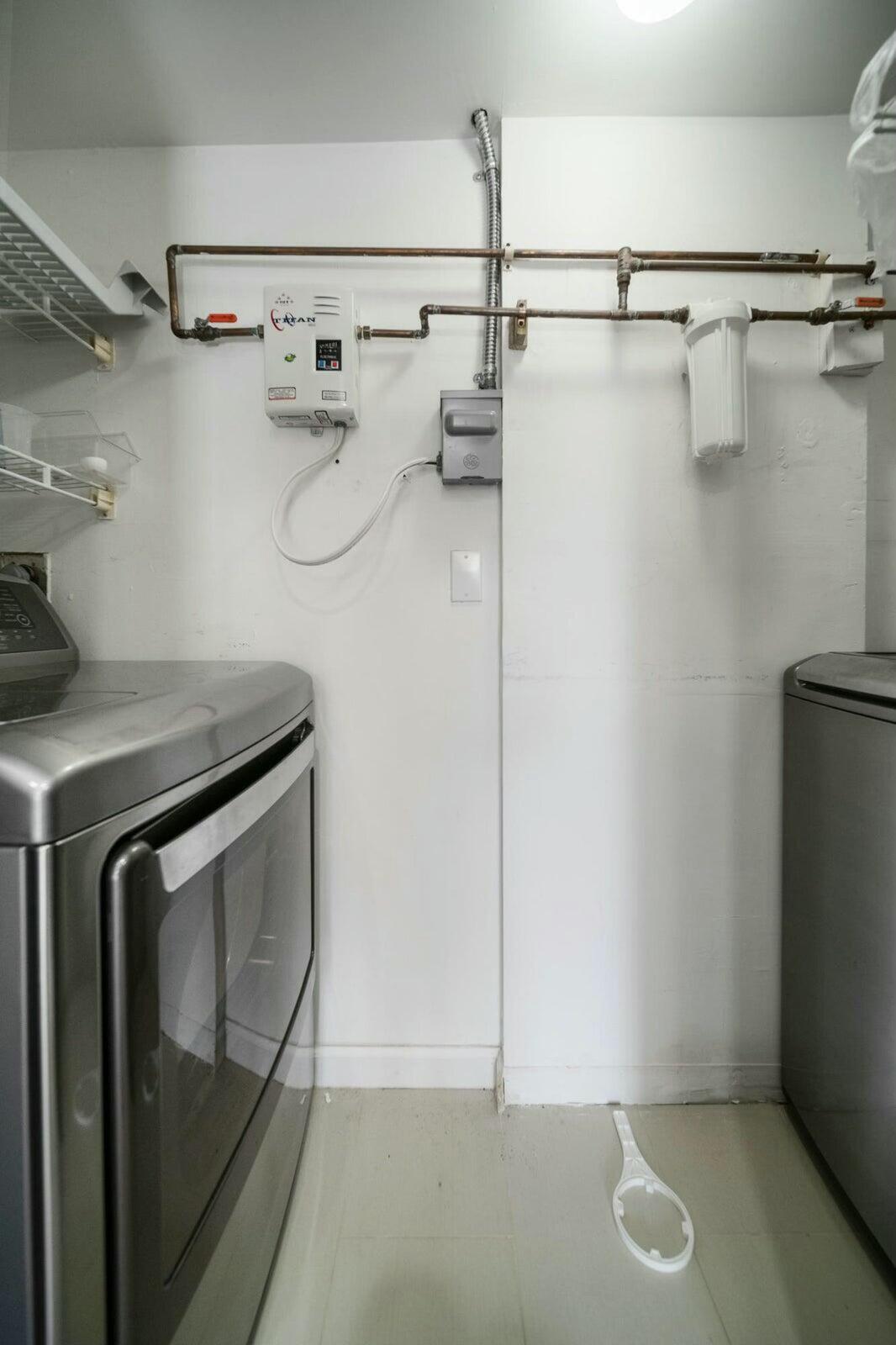 899 Jeffery Street 205