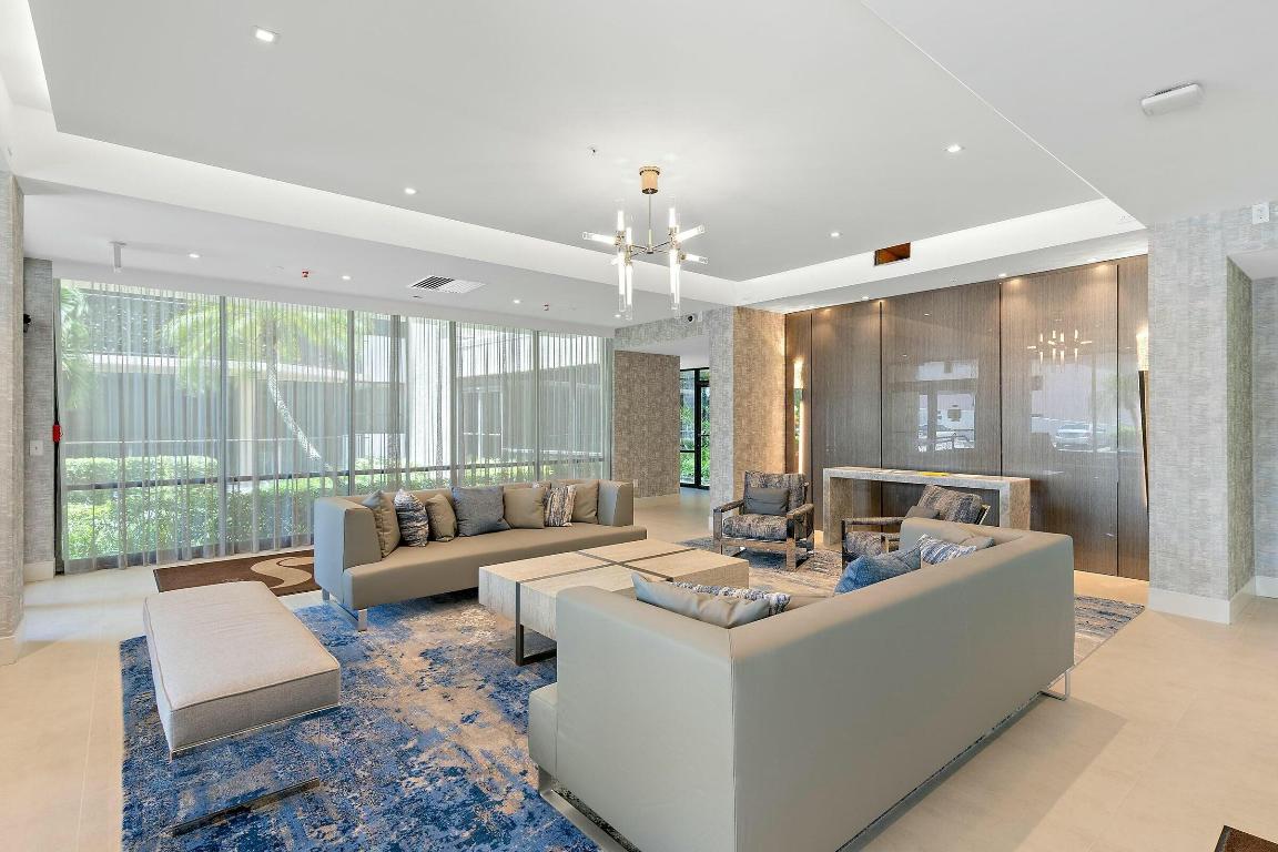 899 Jeffery Street 205