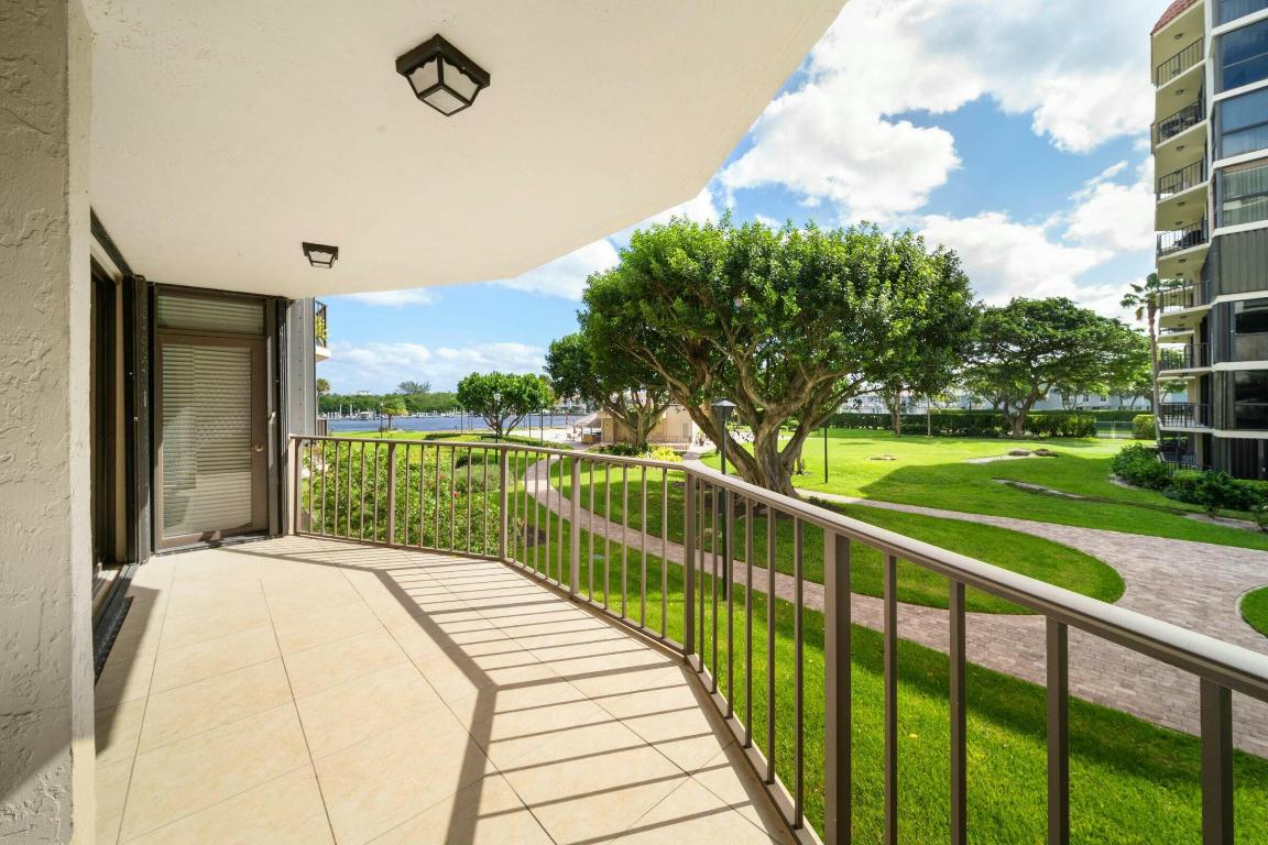 899 Jeffery Street 205