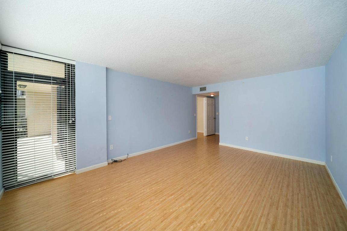 899 Jeffery Street 205