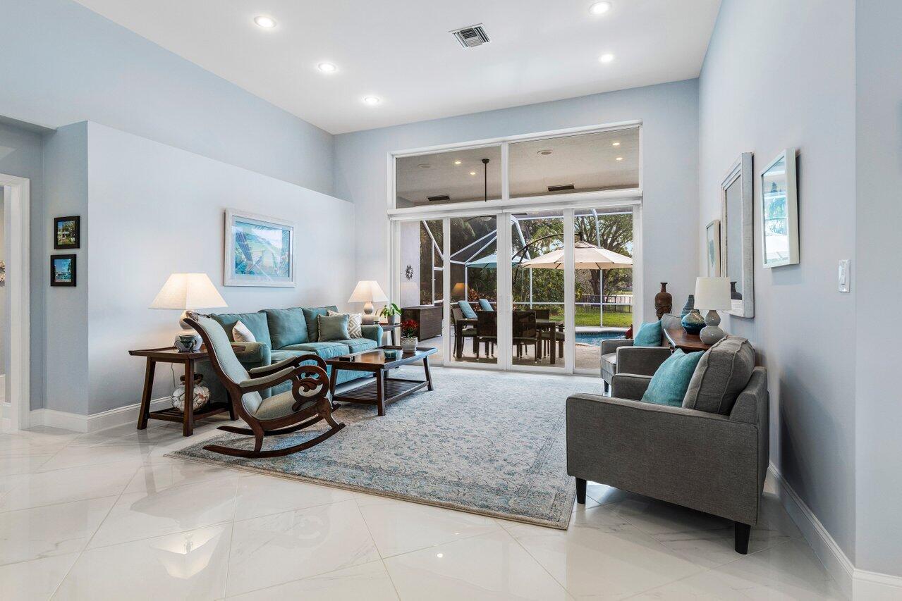 10751 Avenida Santa Ana