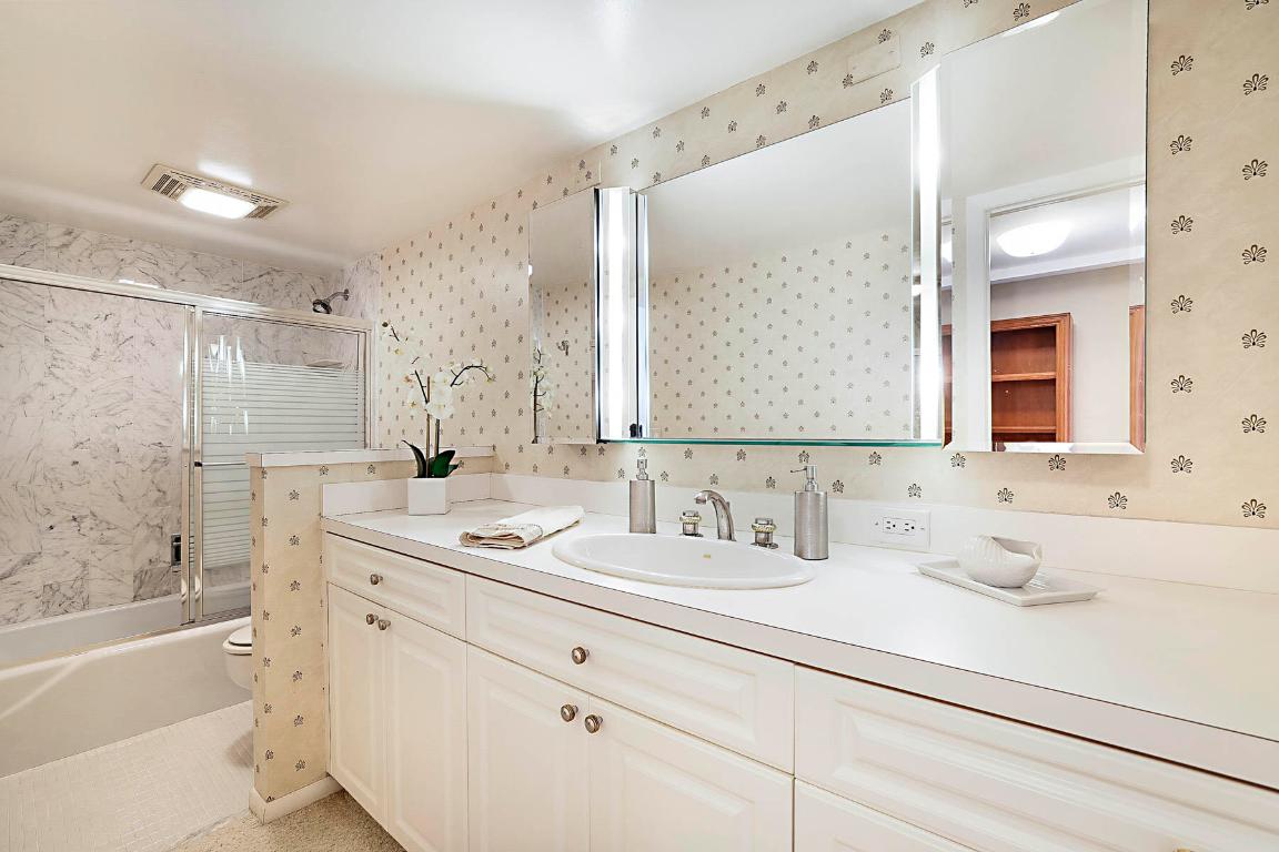 2121 N Ocean Boulevard 1707e, Boca Raton Unit: 1707e