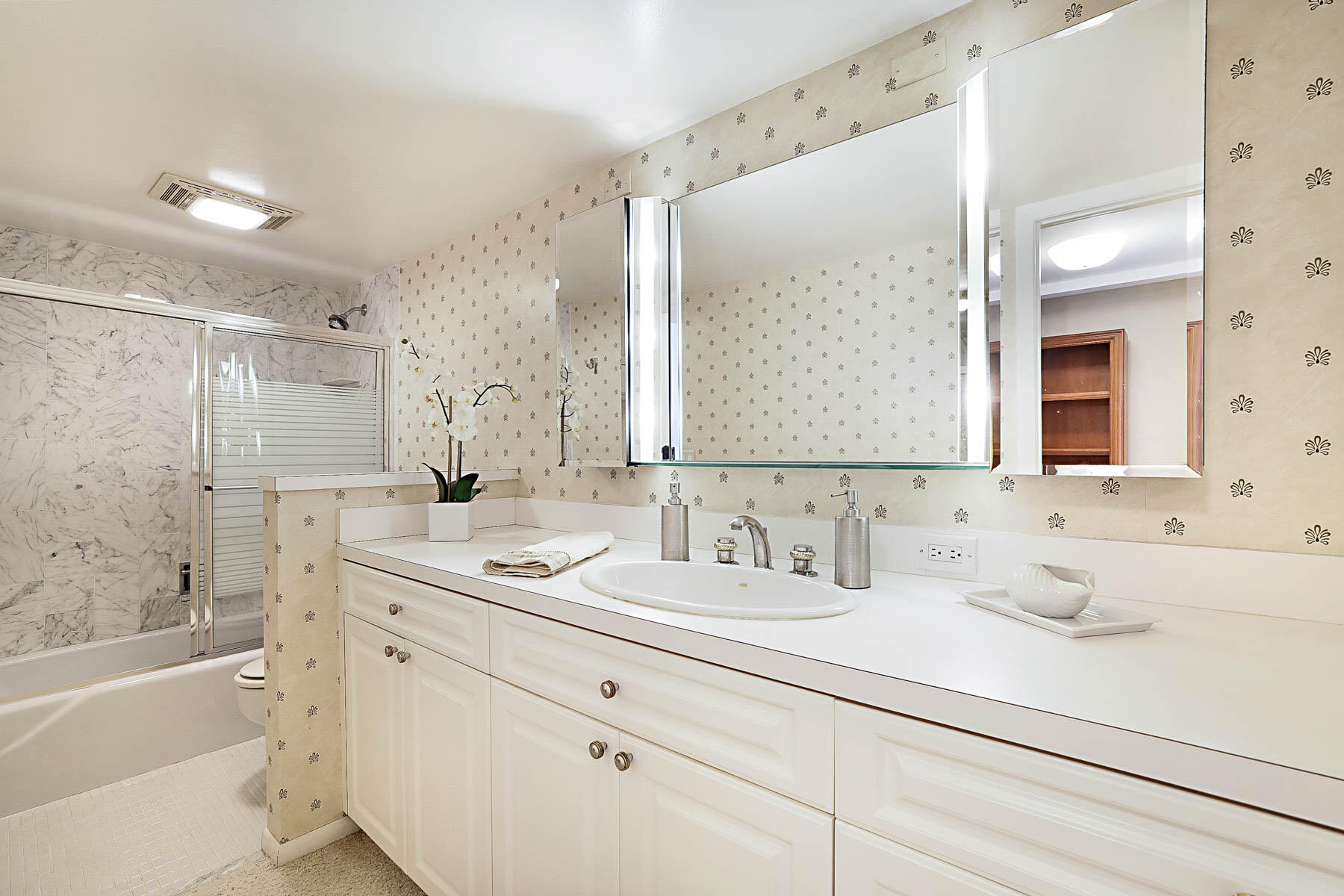 2121 N Ocean Boulevard 1707e, Boca Raton Unit: 1707e