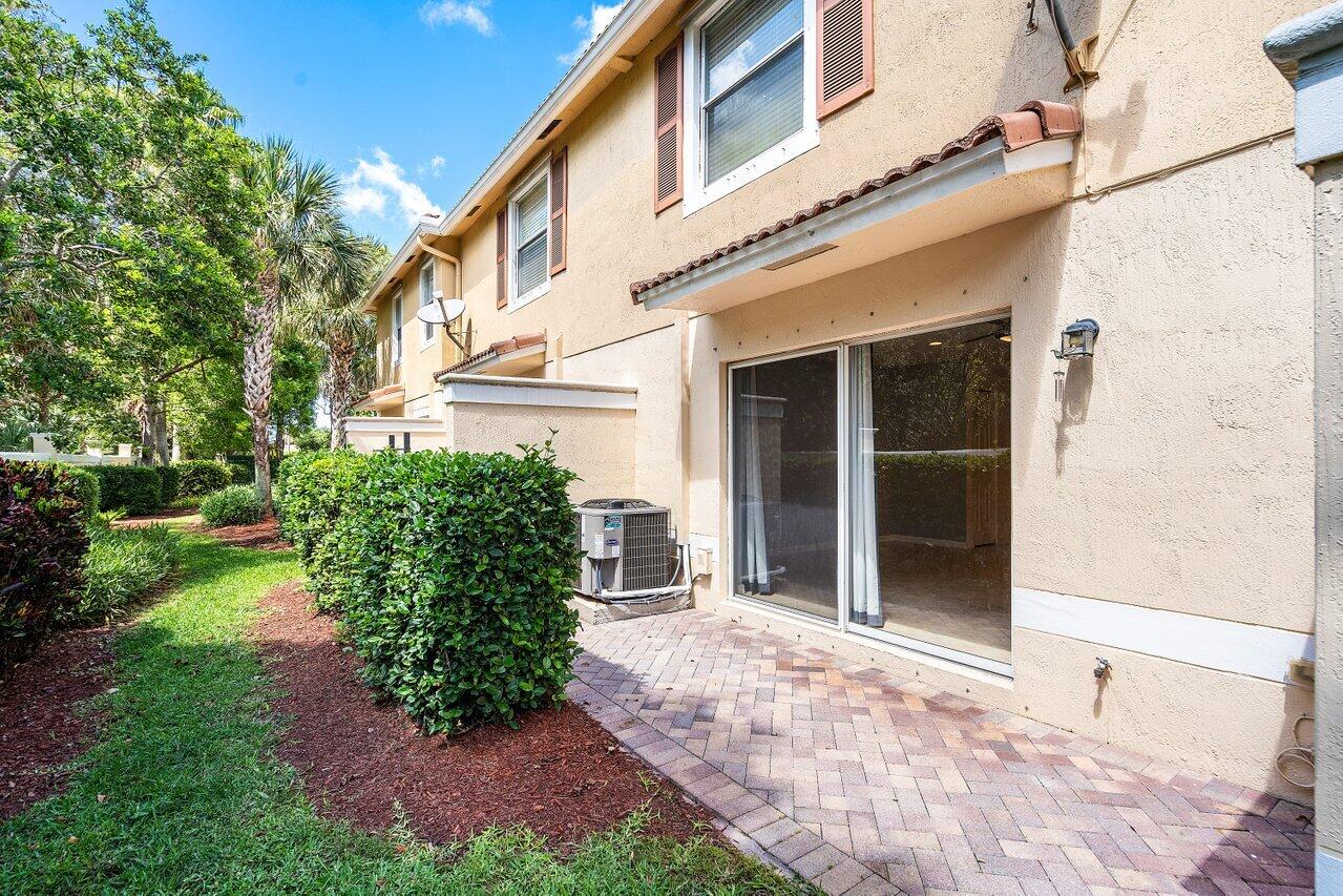 22188 Majestic Woods Way