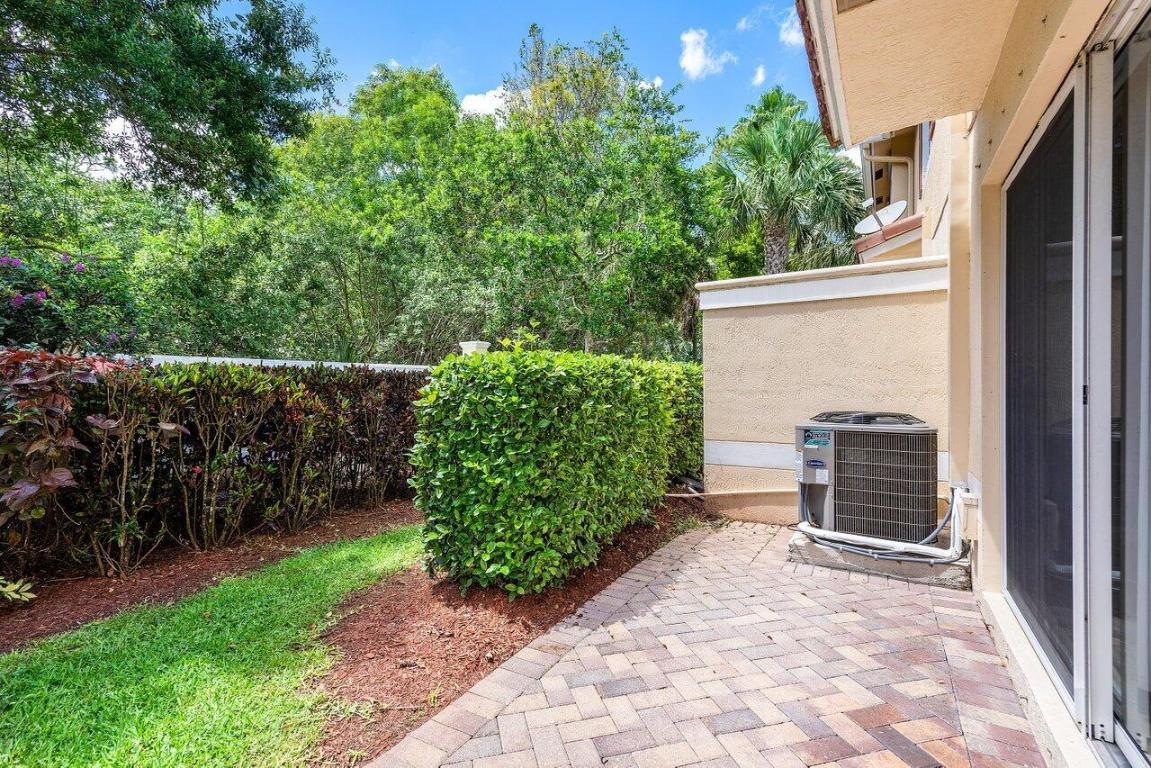 22188 Majestic Woods Way