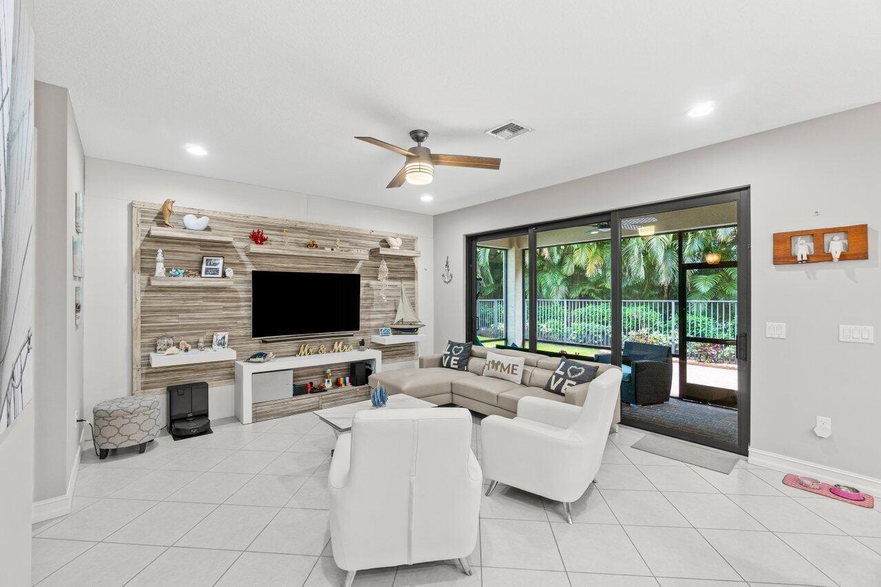 8128 Snowflake Obsidian Trail