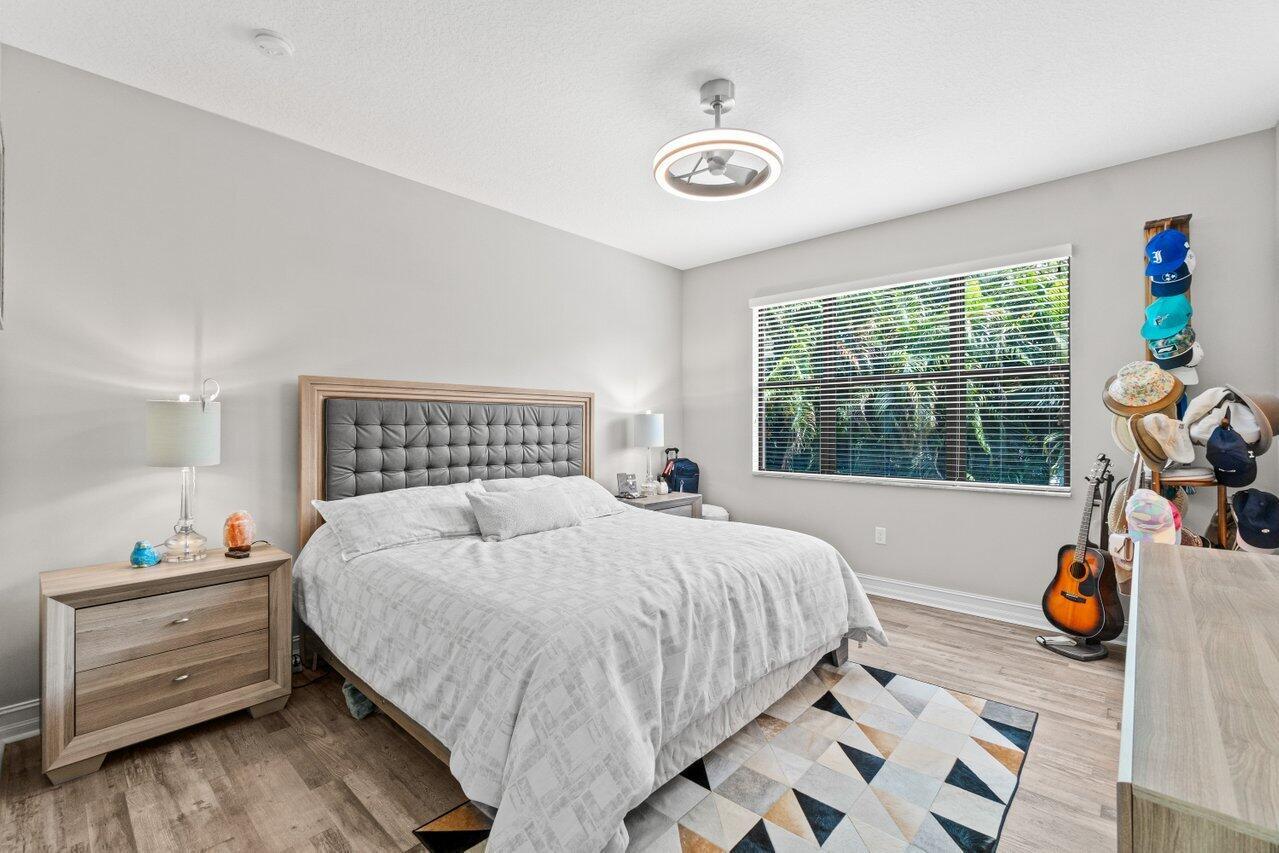 8128 Snowflake Obsidian Trail