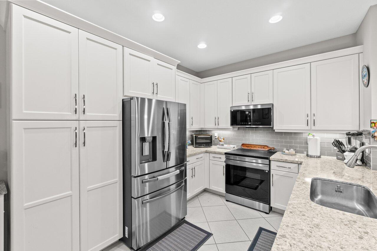 8128 Snowflake Obsidian Trail