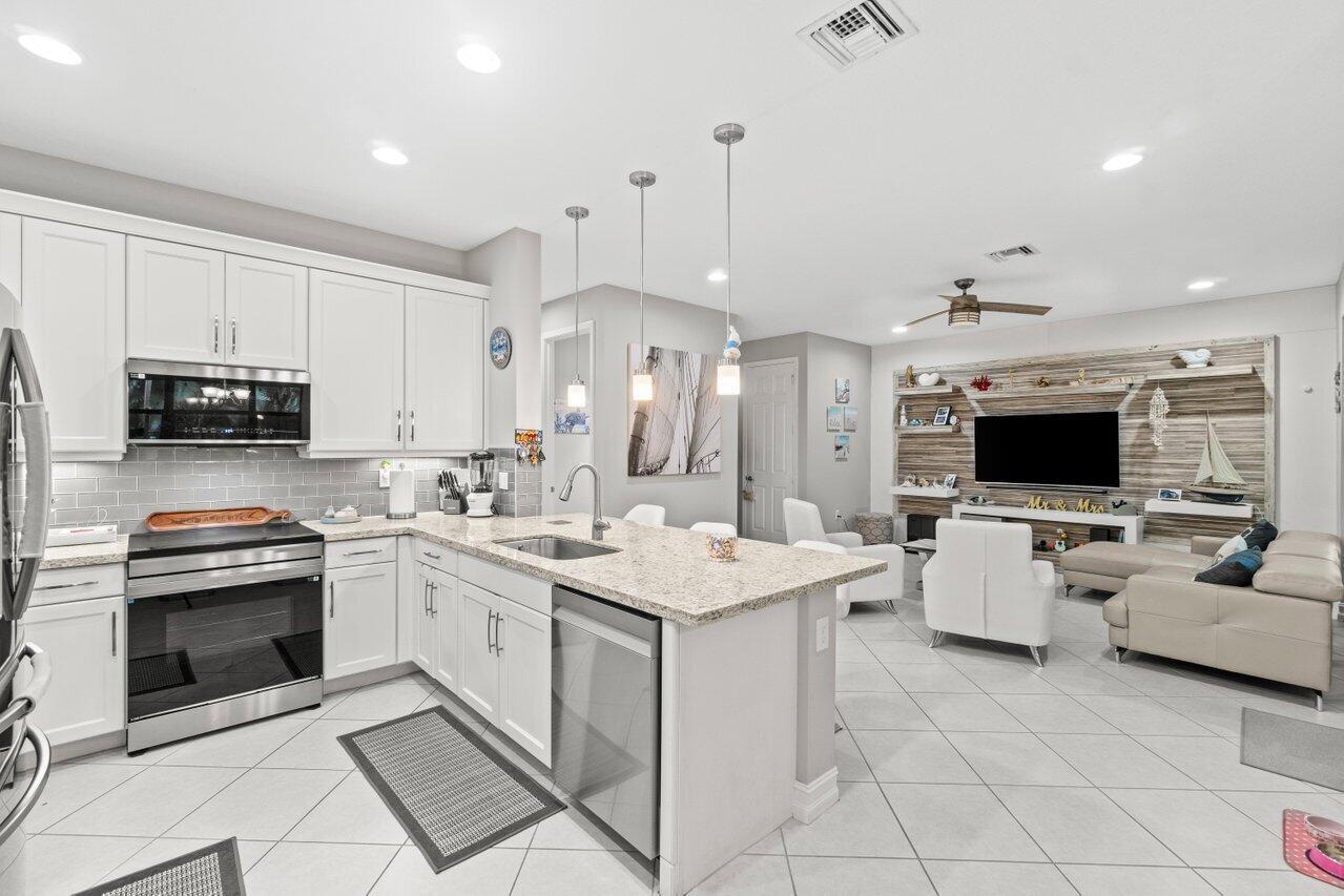 8128 Snowflake Obsidian Trail