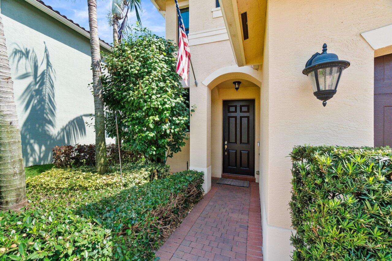 8128 Snowflake Obsidian Trail