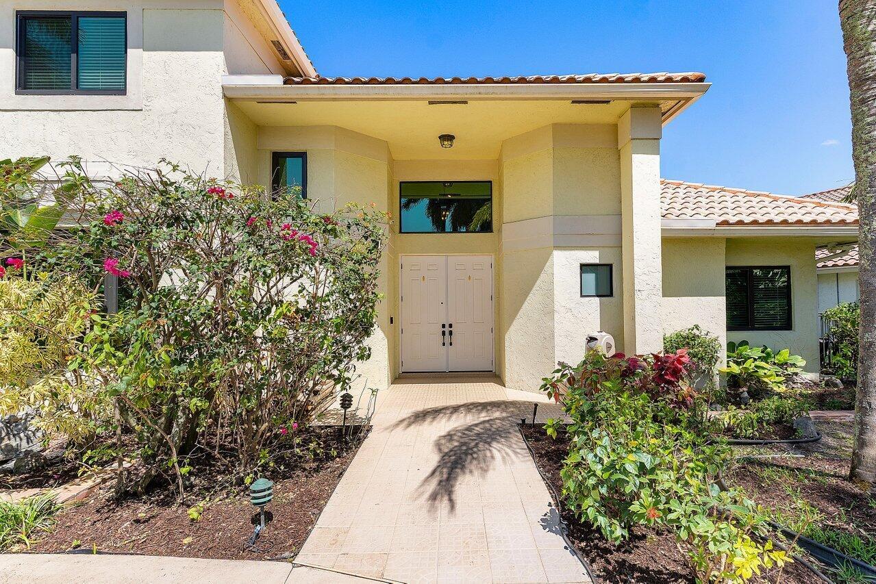 10744 Avenida Santa Ana