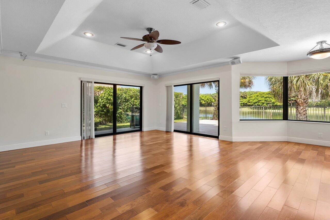 10744 Avenida Santa Ana