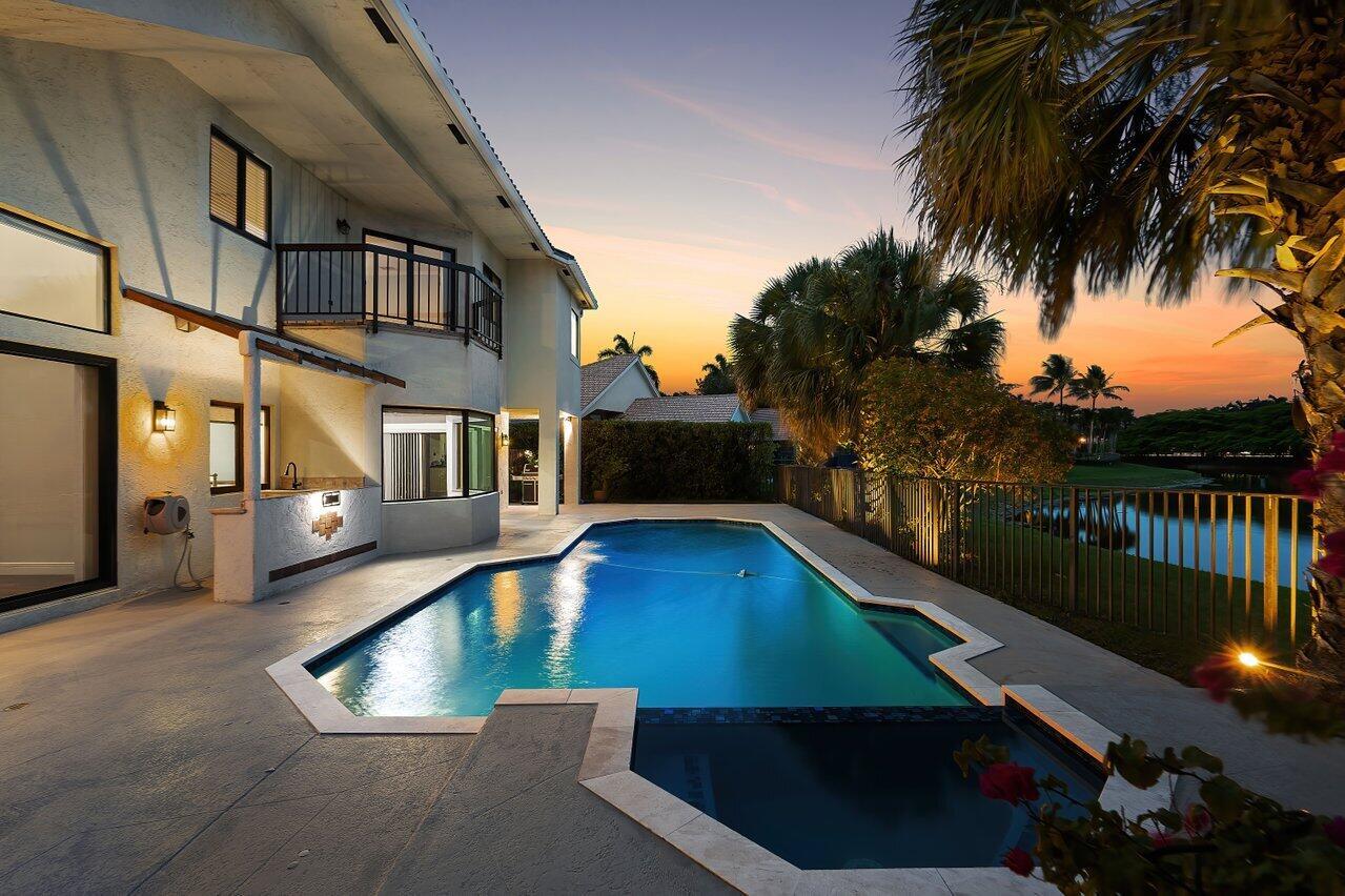 10744 Avenida Santa Ana