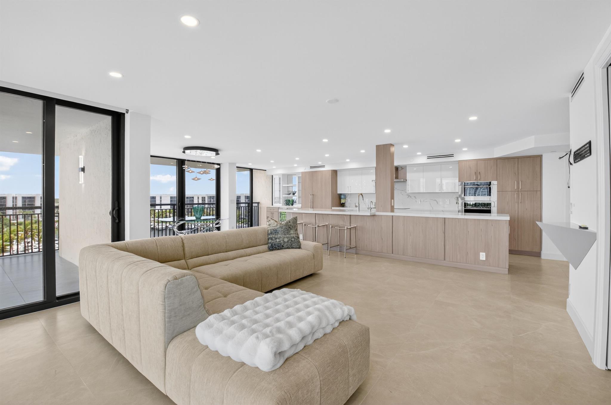 2667 N Ocean Boulevard I612