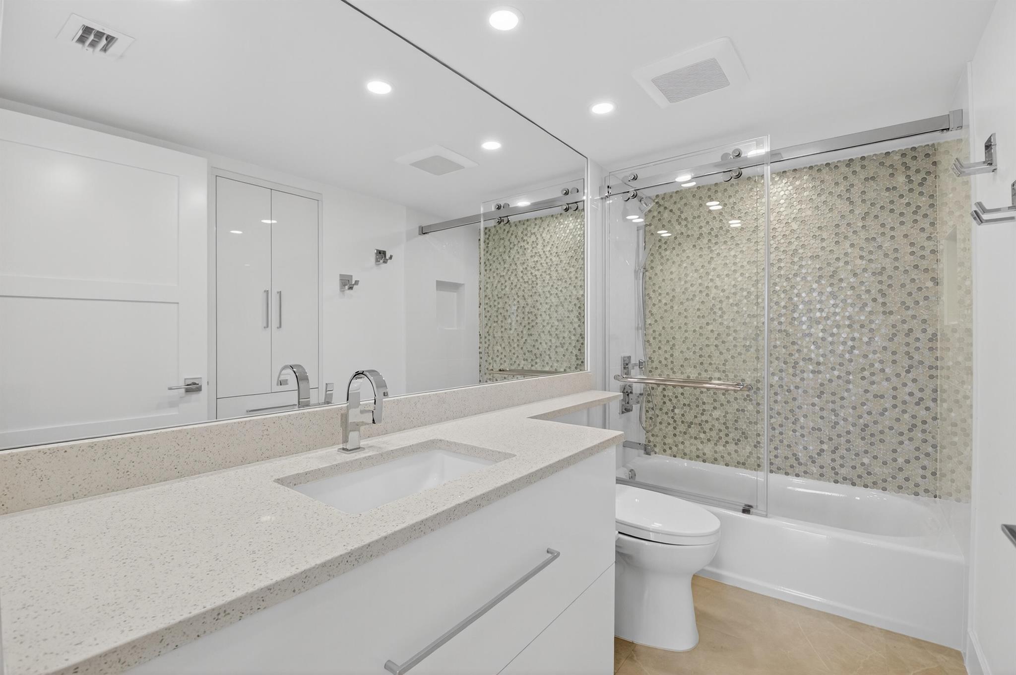 2667 N Ocean Boulevard I612