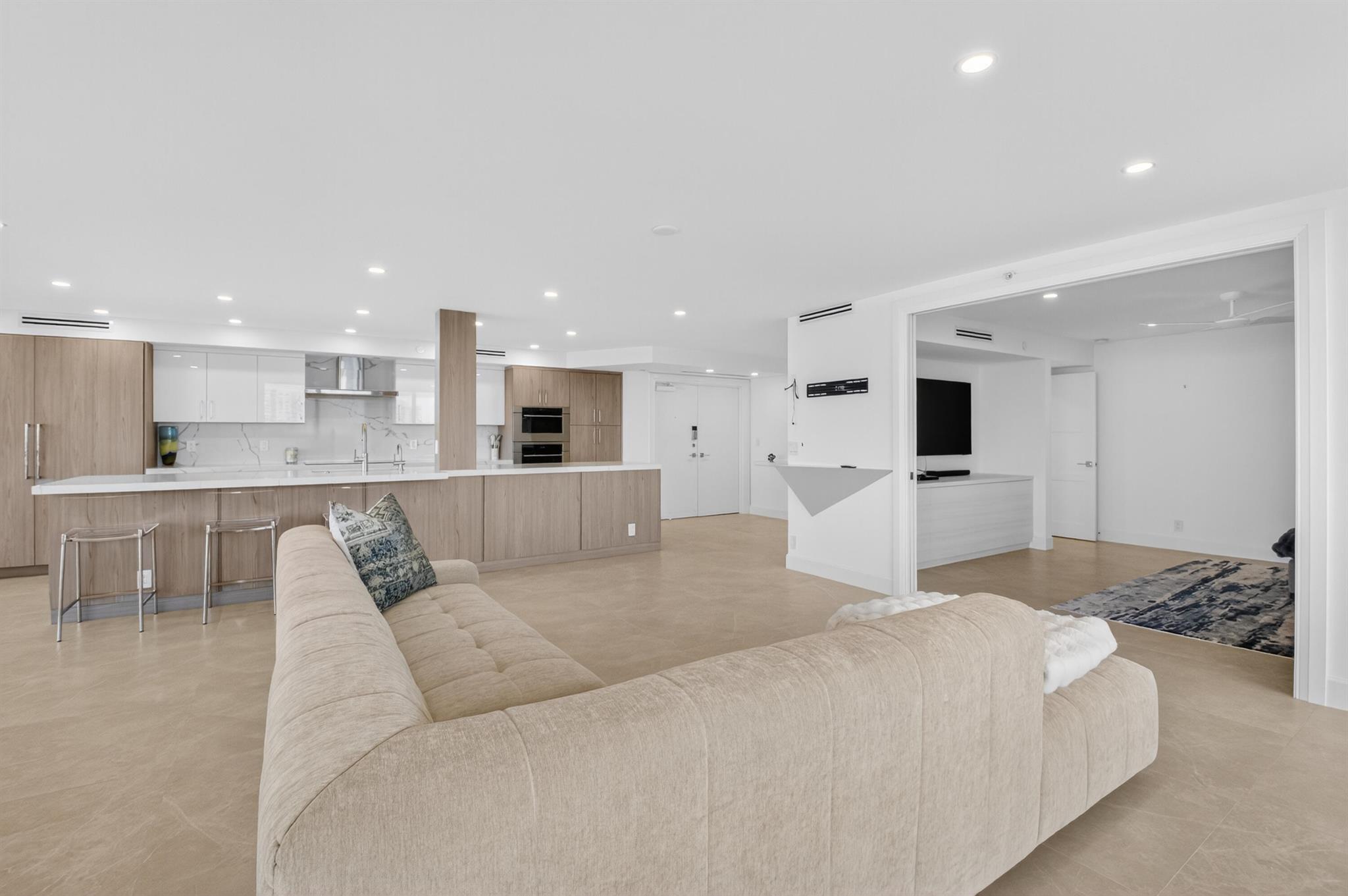 2667 N Ocean Boulevard I612