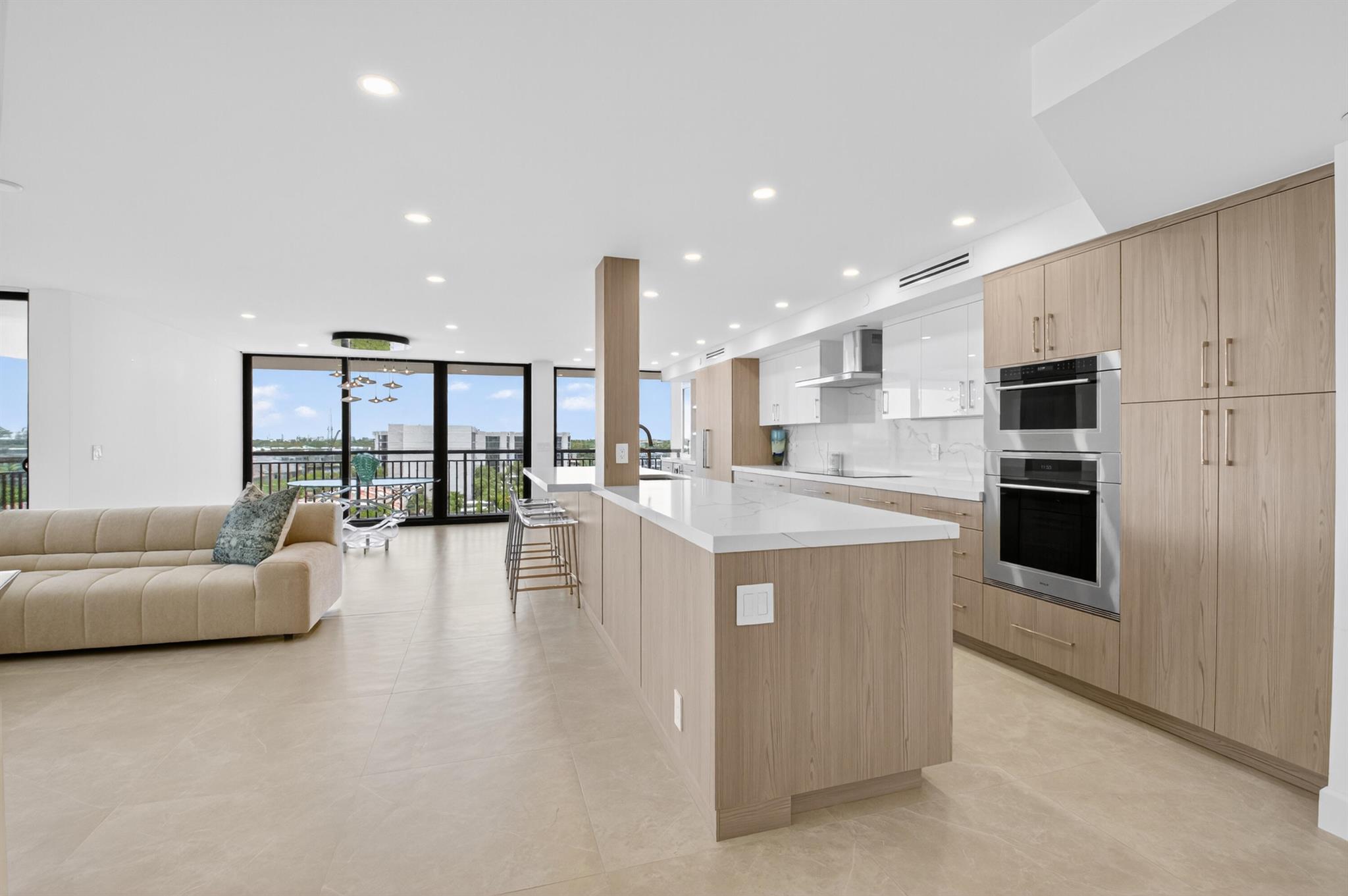 2667 N Ocean Boulevard I612