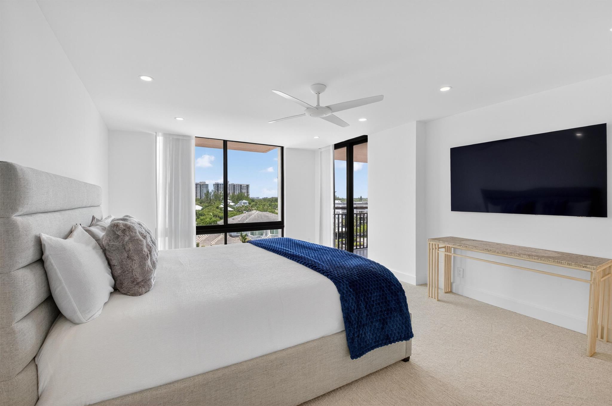 2667 N Ocean Boulevard I612