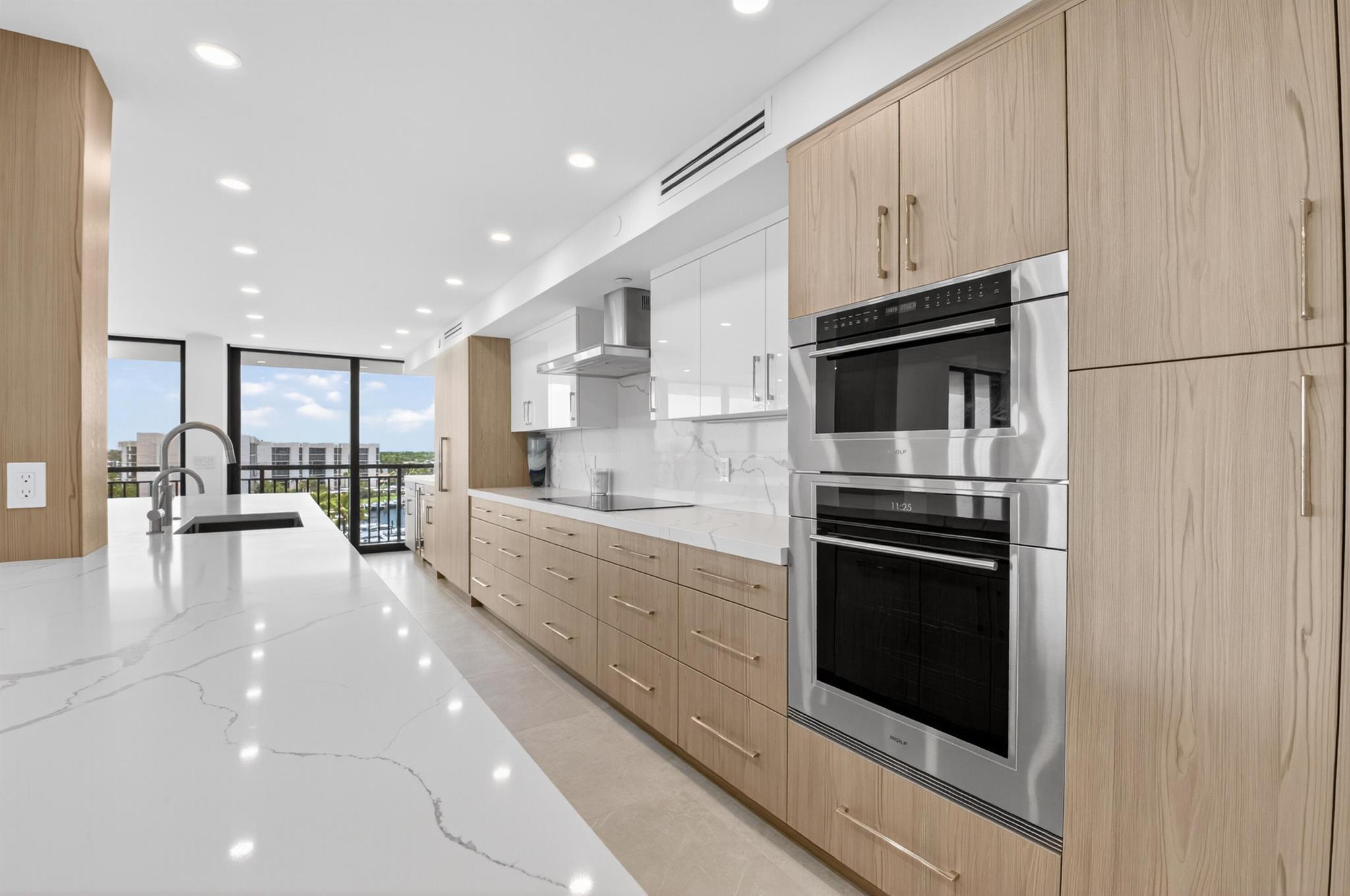 2667 N Ocean Boulevard I612