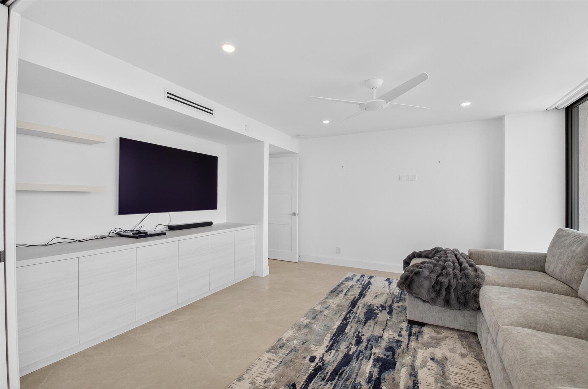 2667 N Ocean Boulevard I612