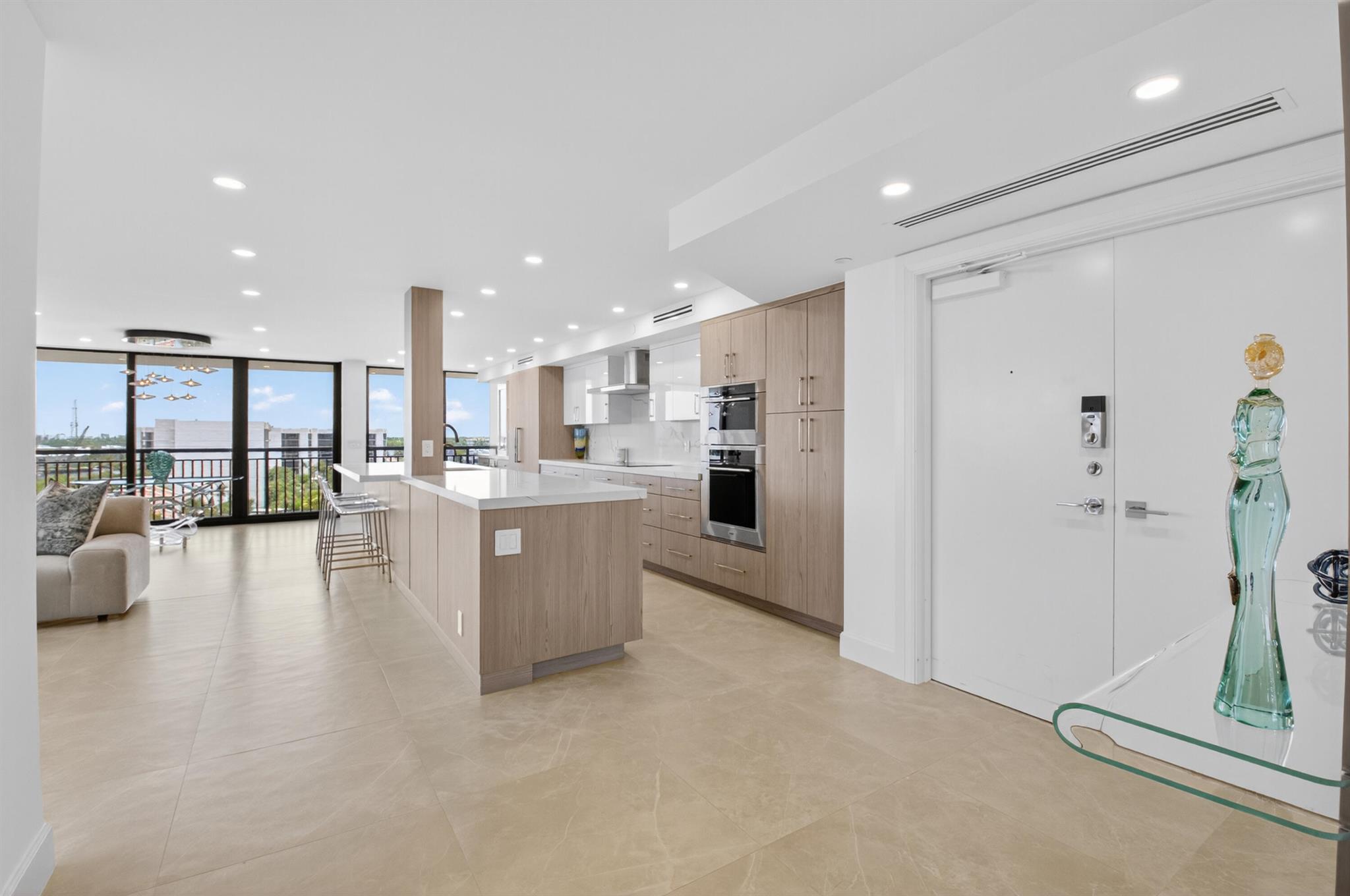 2667 N Ocean Boulevard I612